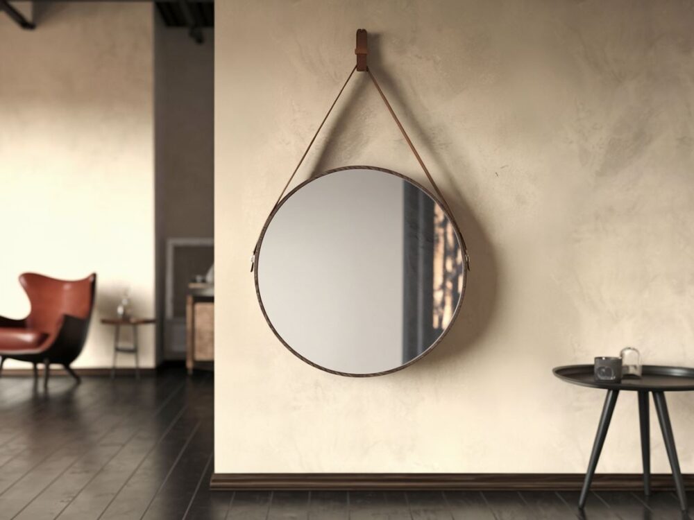 Lustro w minimalistycznym wnętrzu